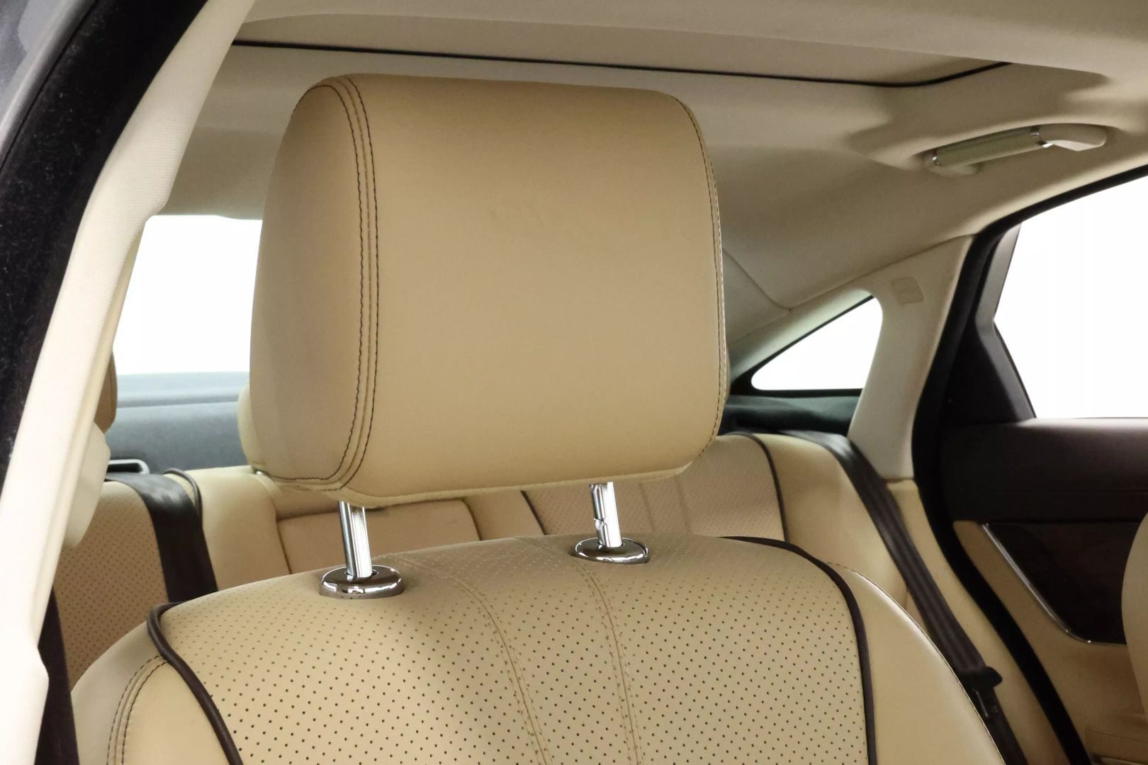 2017 Jaguar Xj - Image 88