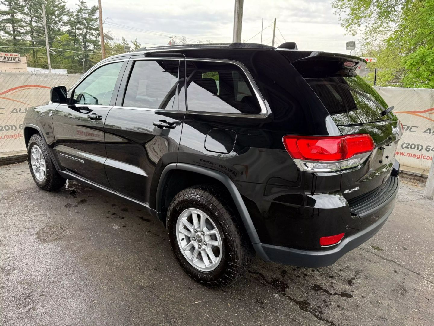 2019 Jeep Grand Cherokee - Image 10