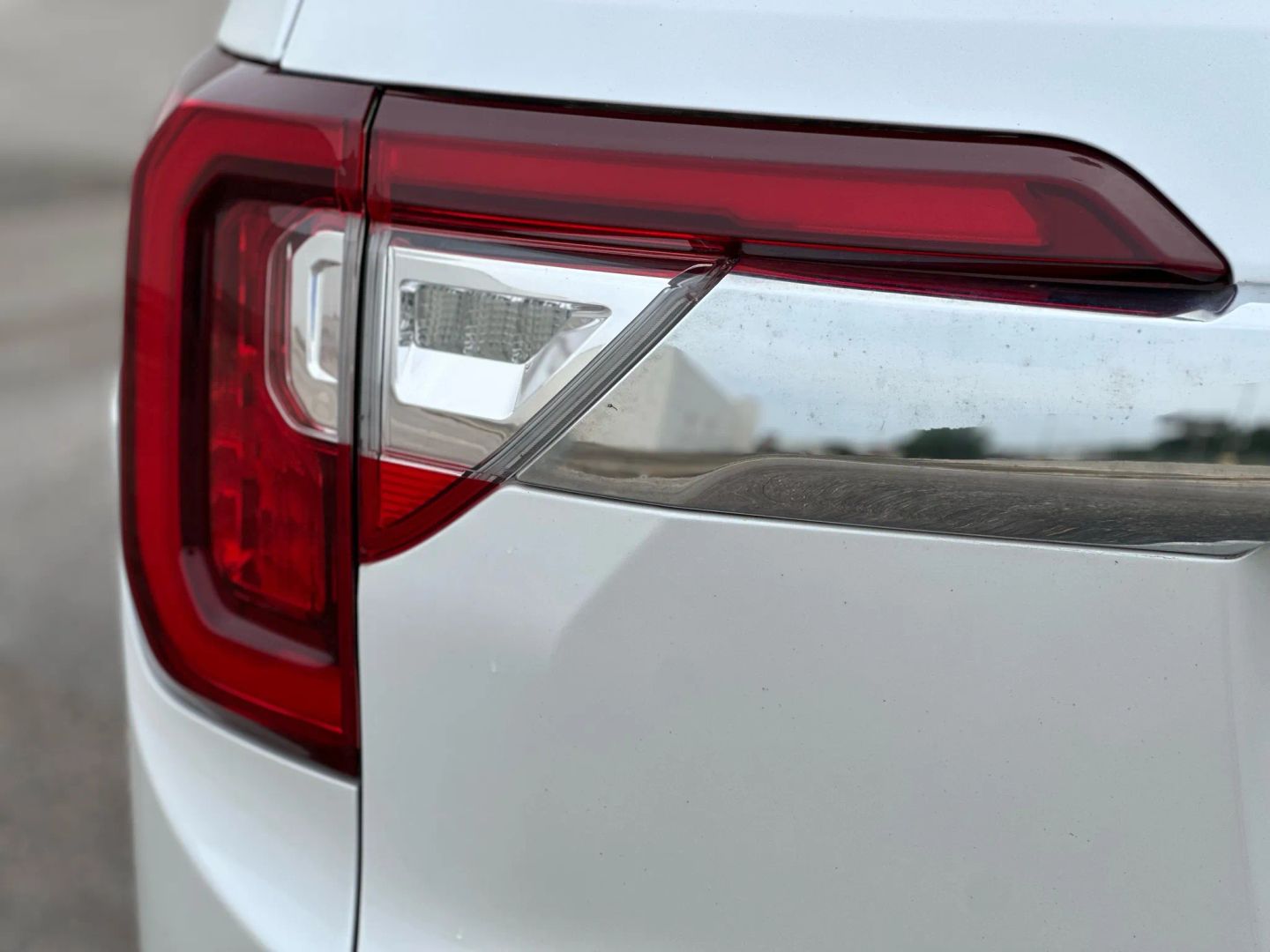 2020 GMC ACADIA SUV V6, 3.6 LITER DENALI SPORT UTILITY 4D