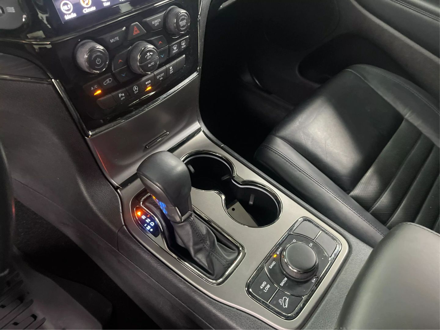 2021 Jeep Grand Cherokee - Image 12