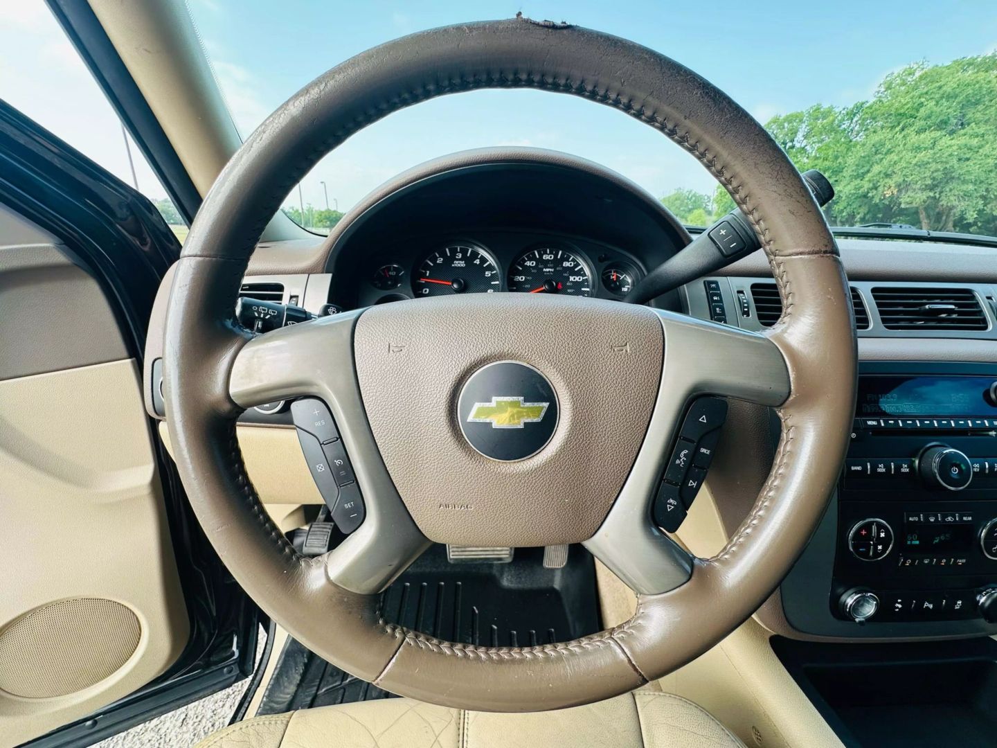 2014 Chevrolet Tahoe - Image 20