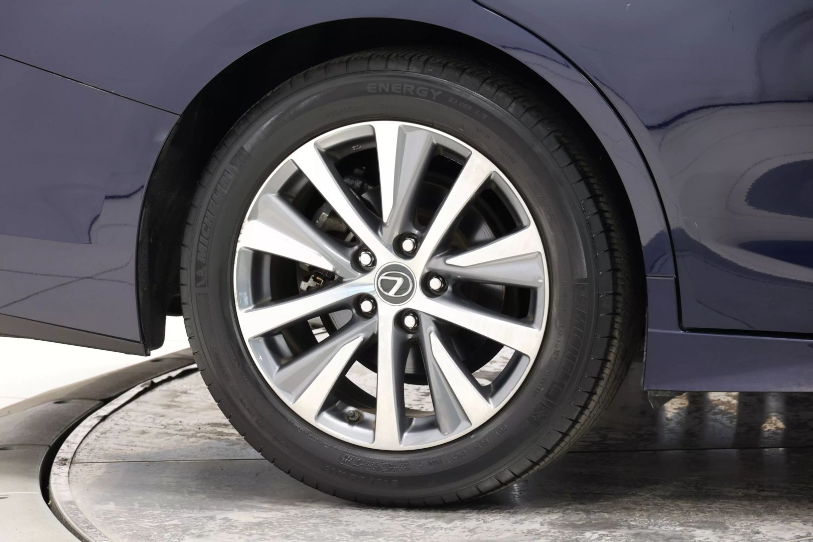 2020 Lexus Es - Image 99