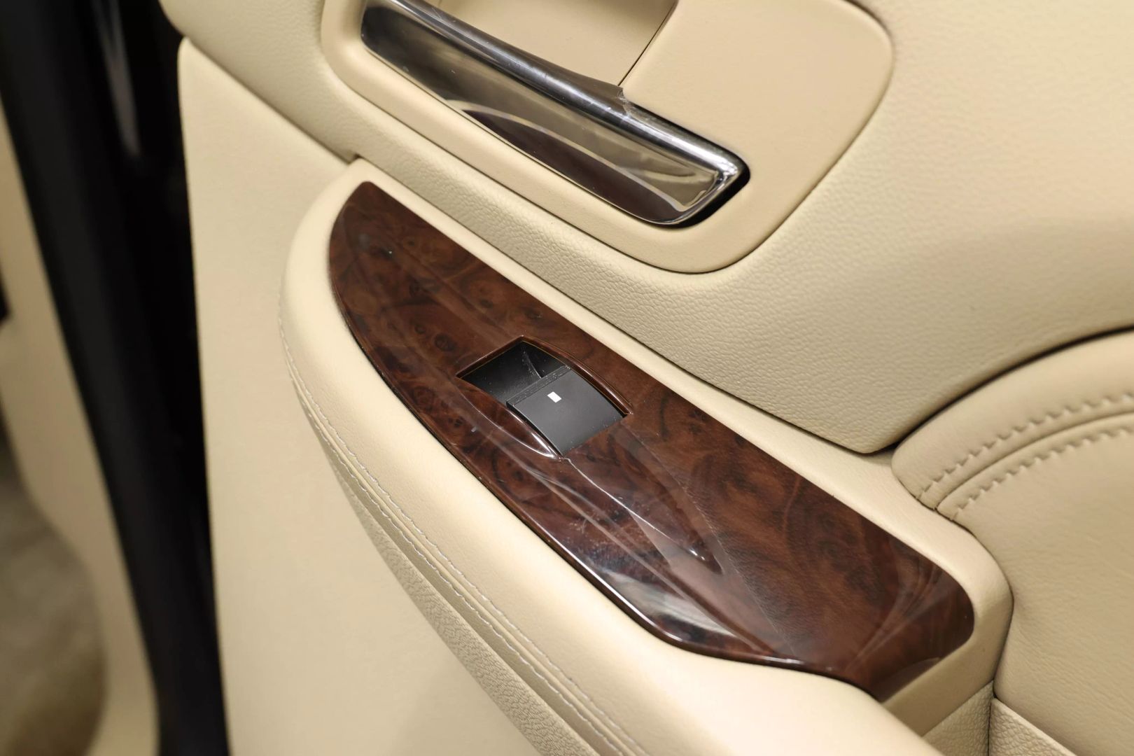 2012 Cadillac Escalade - Image 69
