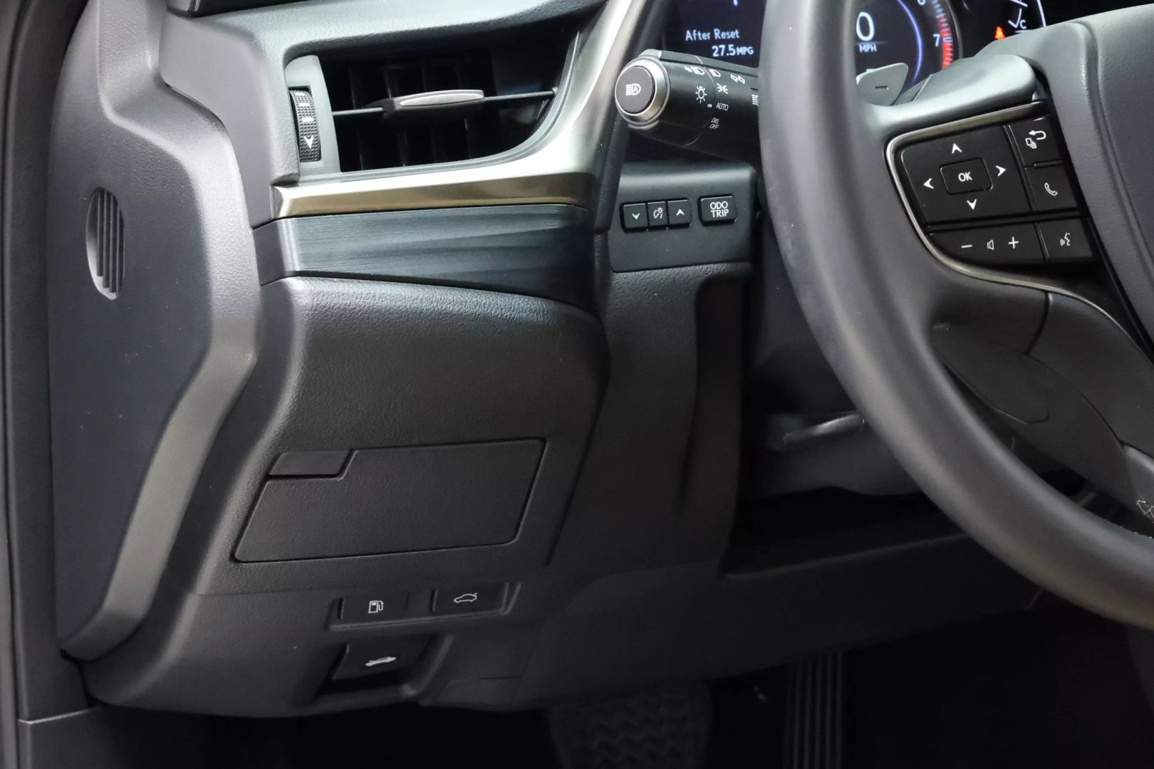 2020 Lexus Es - Image 19