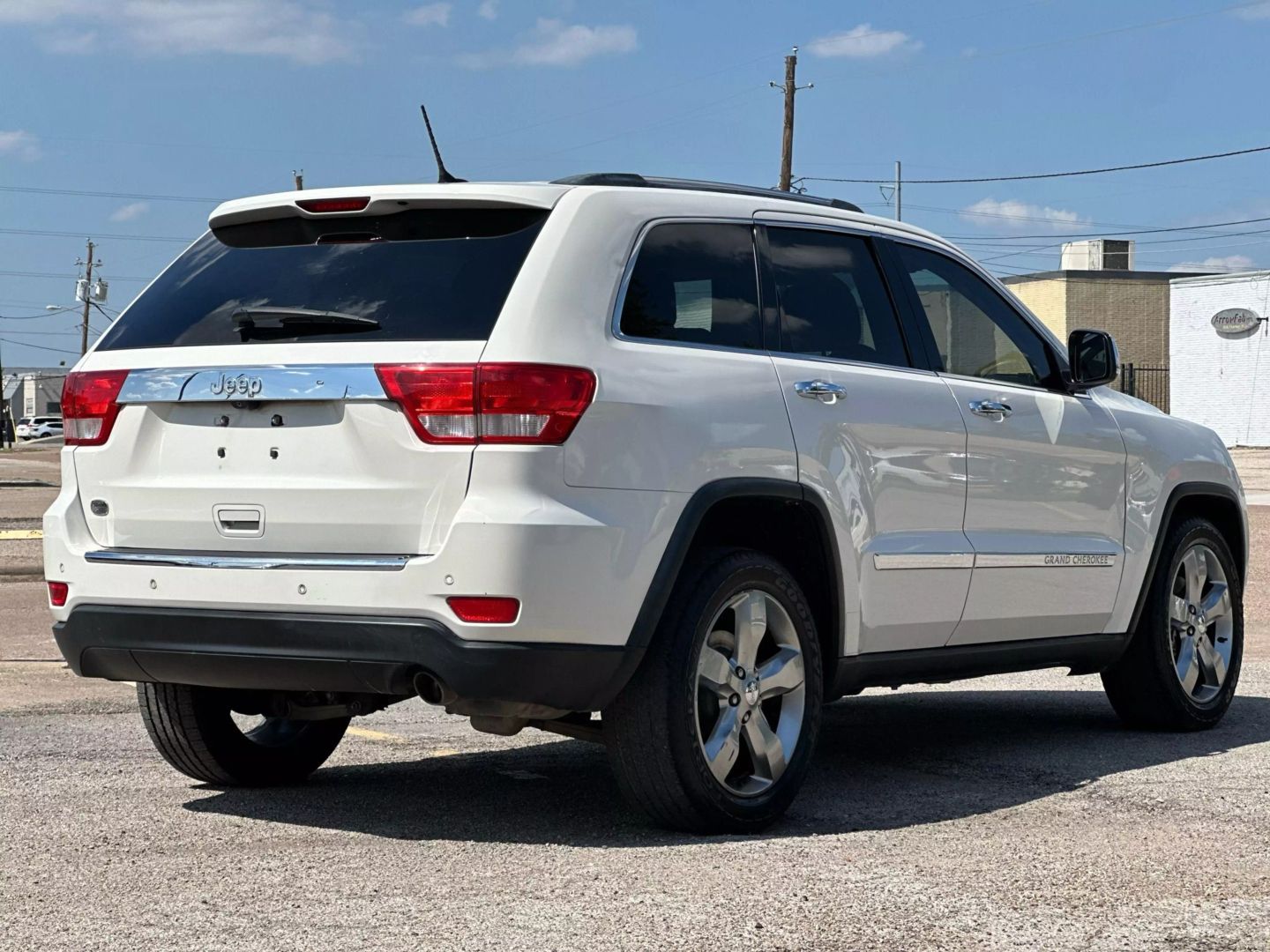 2011 Jeep Grand Cherokee - Image 7