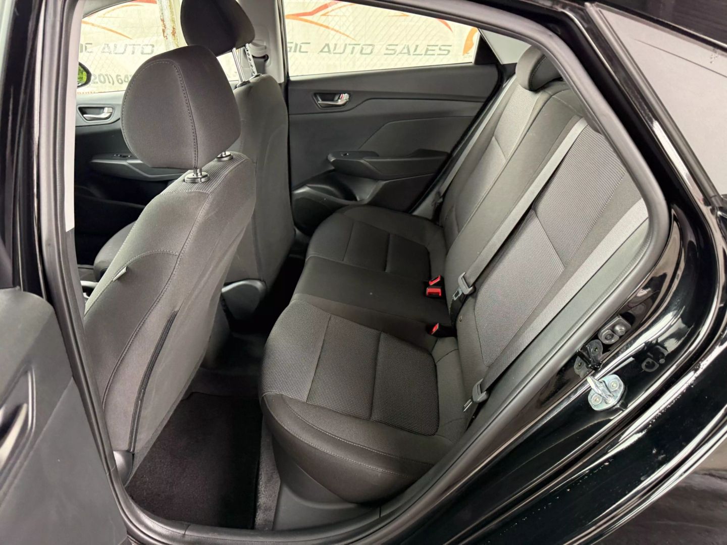 2022 Hyundai Accent - Image 18