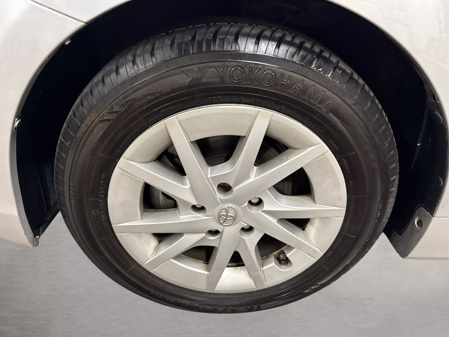 2012 Toyota Prius V - Image 17