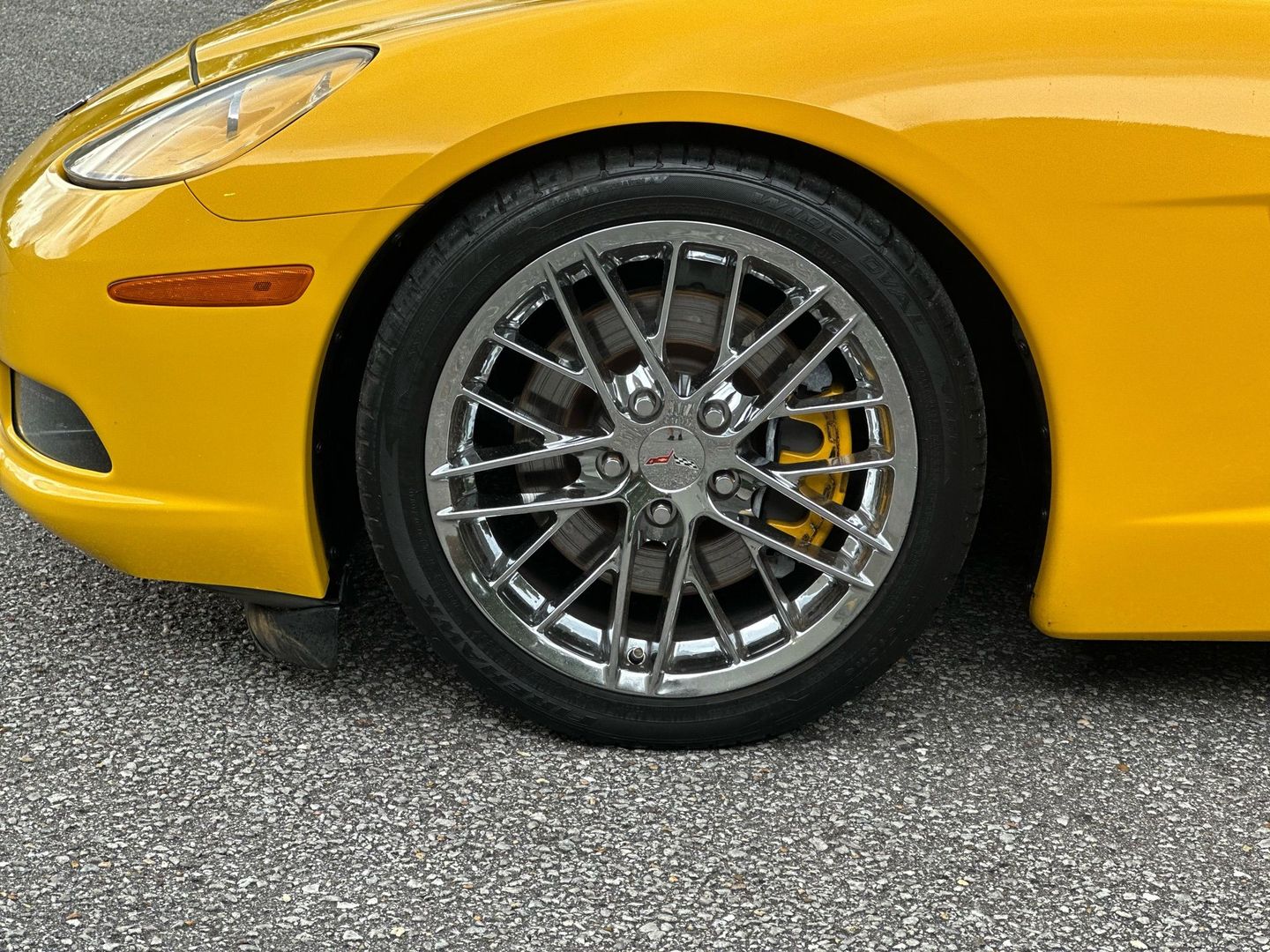 2005 CHEVROLET CORVETTE COUPE V8, 6.0 LITER COUPE 2D