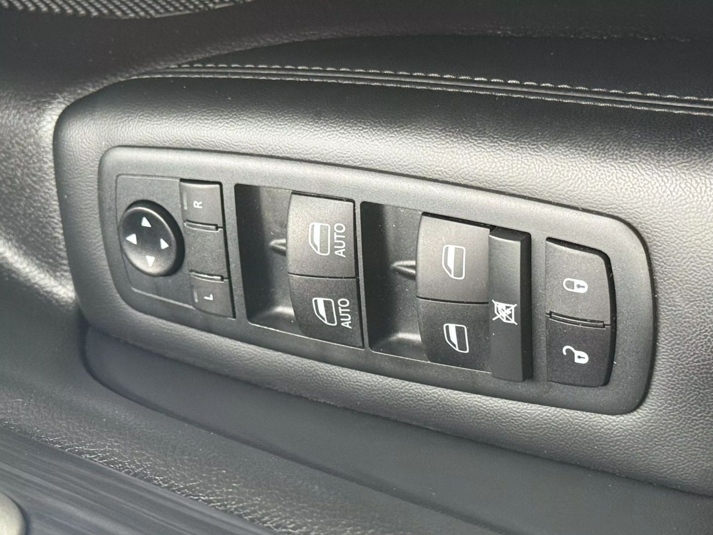 2021 Jeep Grand Cherokee - Image 46