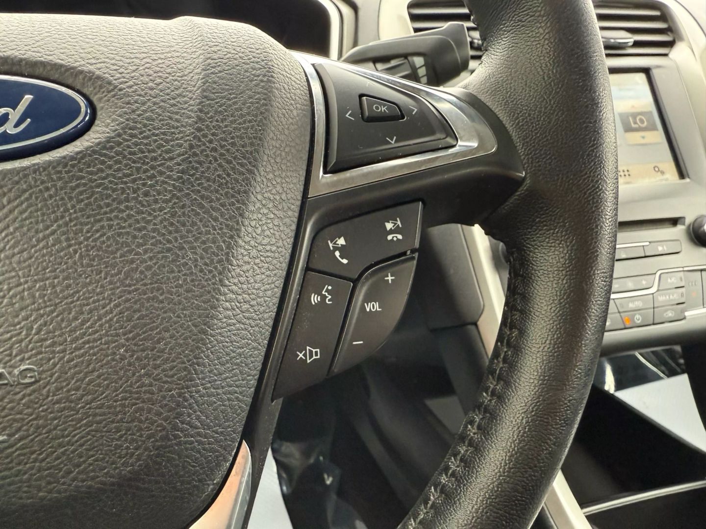 2018 Ford Fusion - Image 28