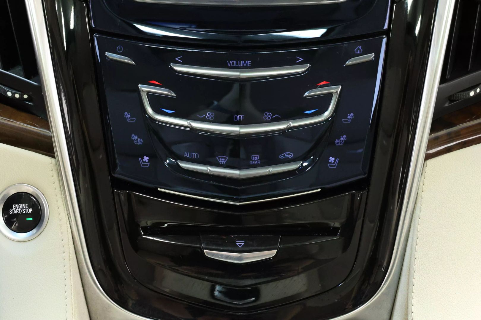 2017 Cadillac Escalade - Image 40