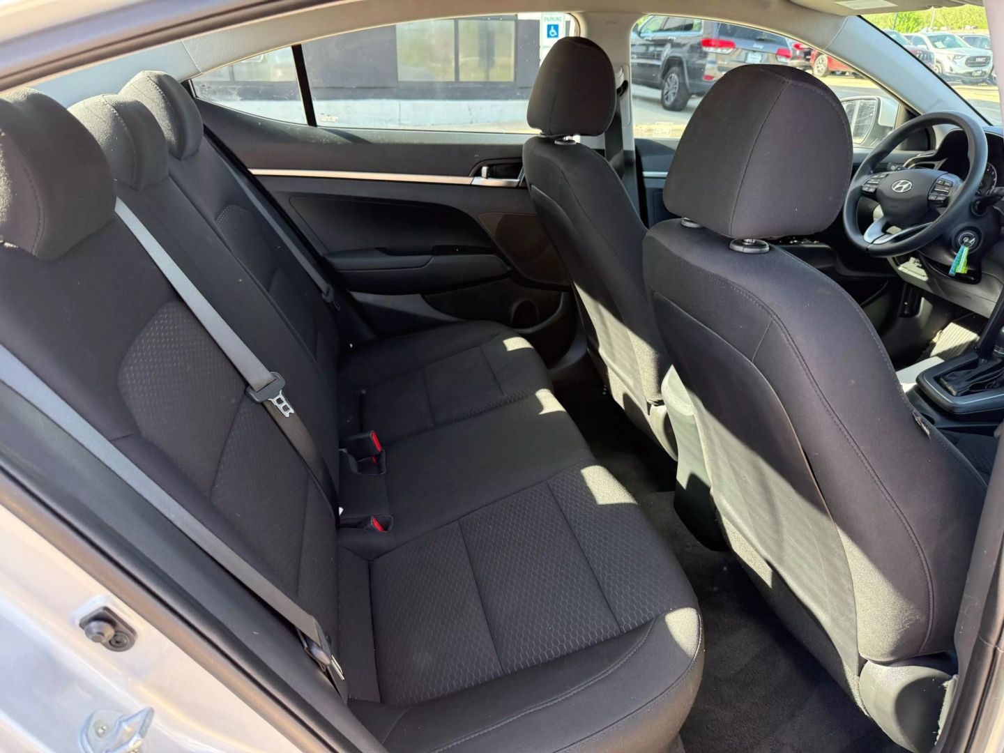 2020 Hyundai Elantra - Image 22