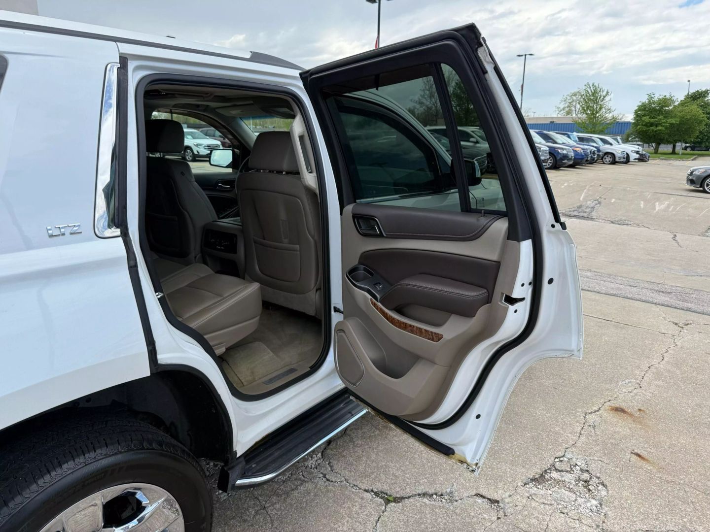 2016 Chevrolet Tahoe - Image 20