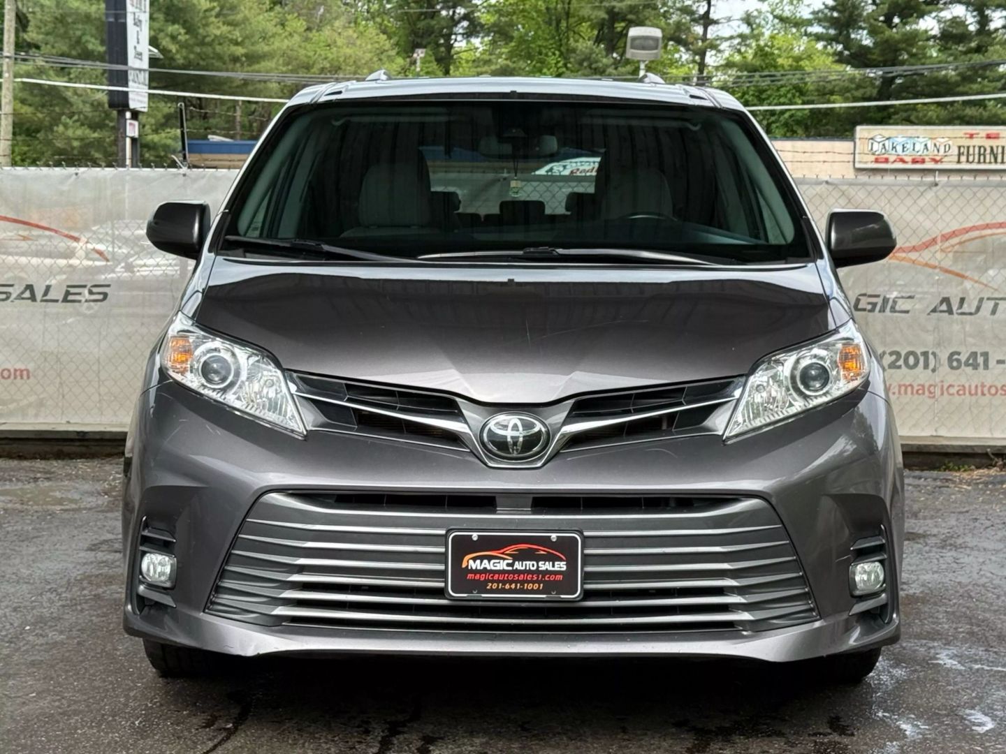 2020 Toyota Sienna - Image 5