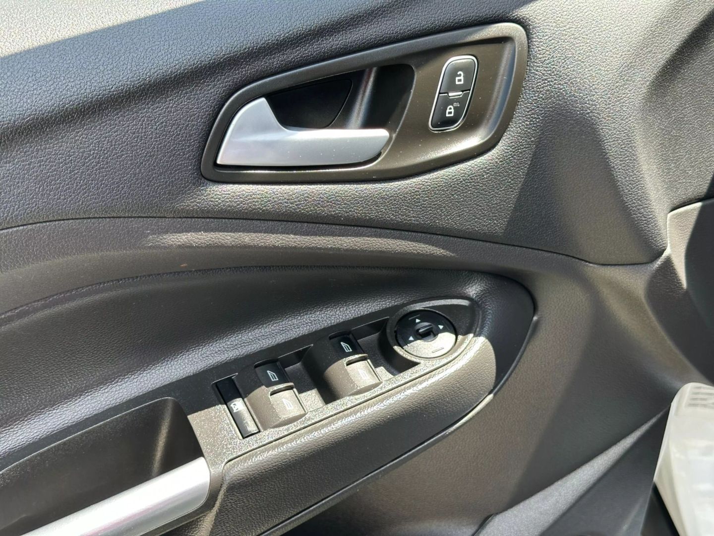 2018 Ford Escape - Image 12