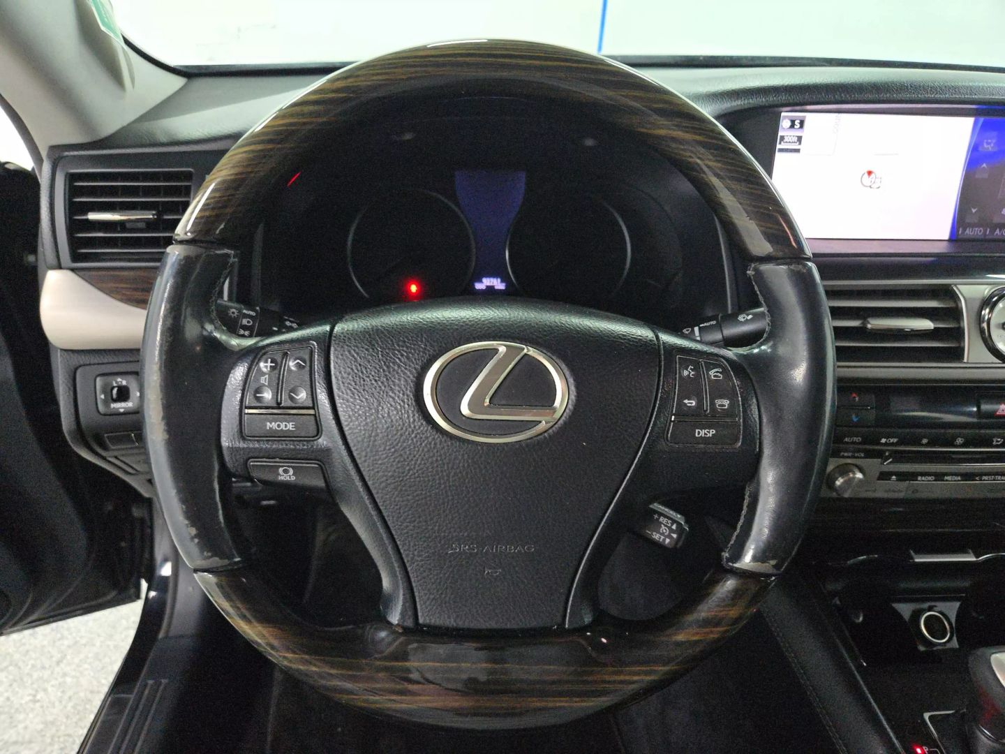 2016 Lexus Ls - Image 17