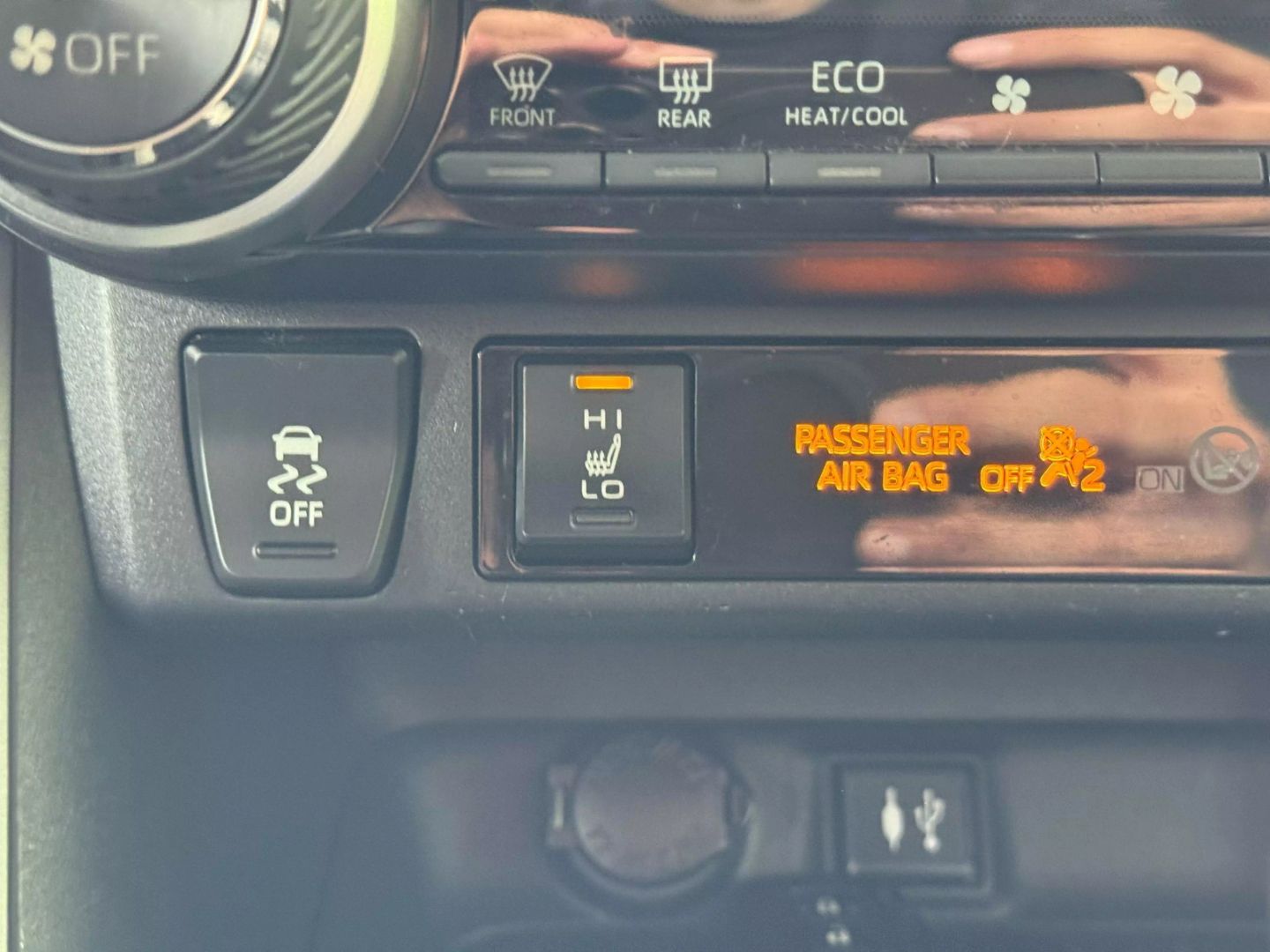 2019 Toyota Rav4 - Image 29