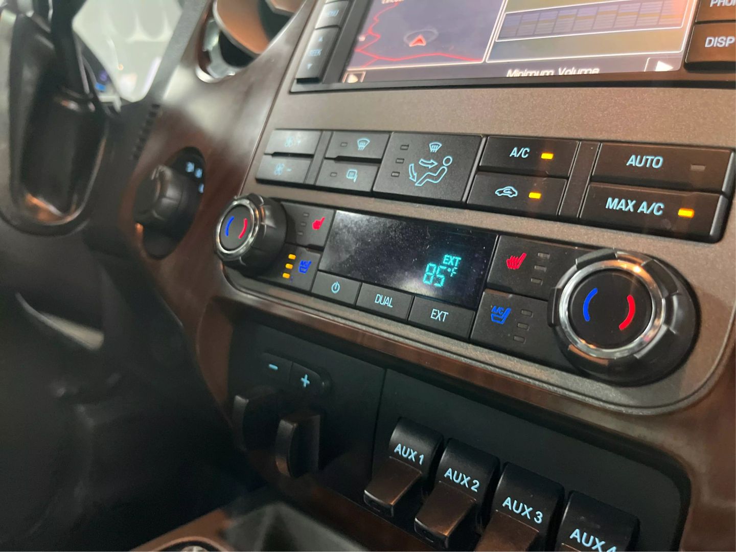 2011 Ford F350 Super Duty Crew Cab - Image 32
