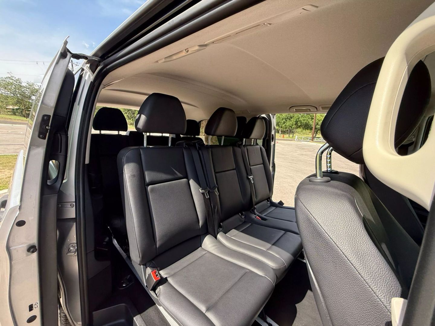 2016 Mercedes-benz Metris Passenger - Image 9