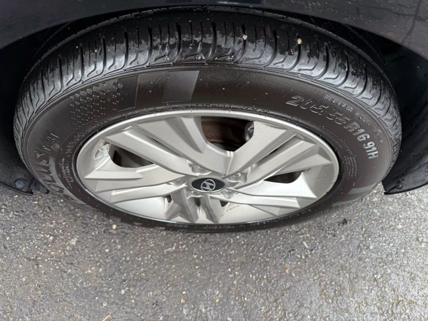 2019 Hyundai Elantra - Image 39