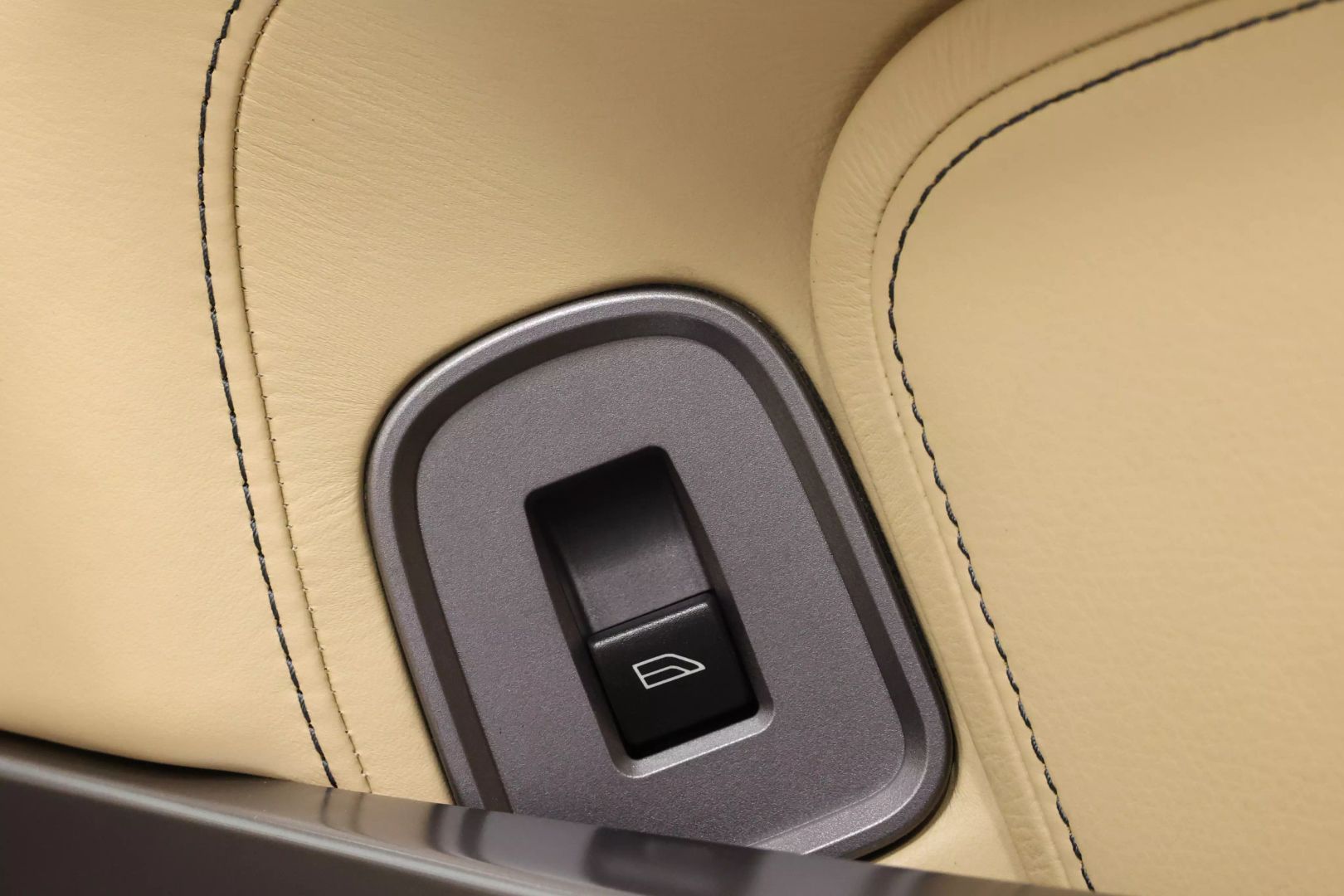 2008 Aston Martin Db9 - Image 68