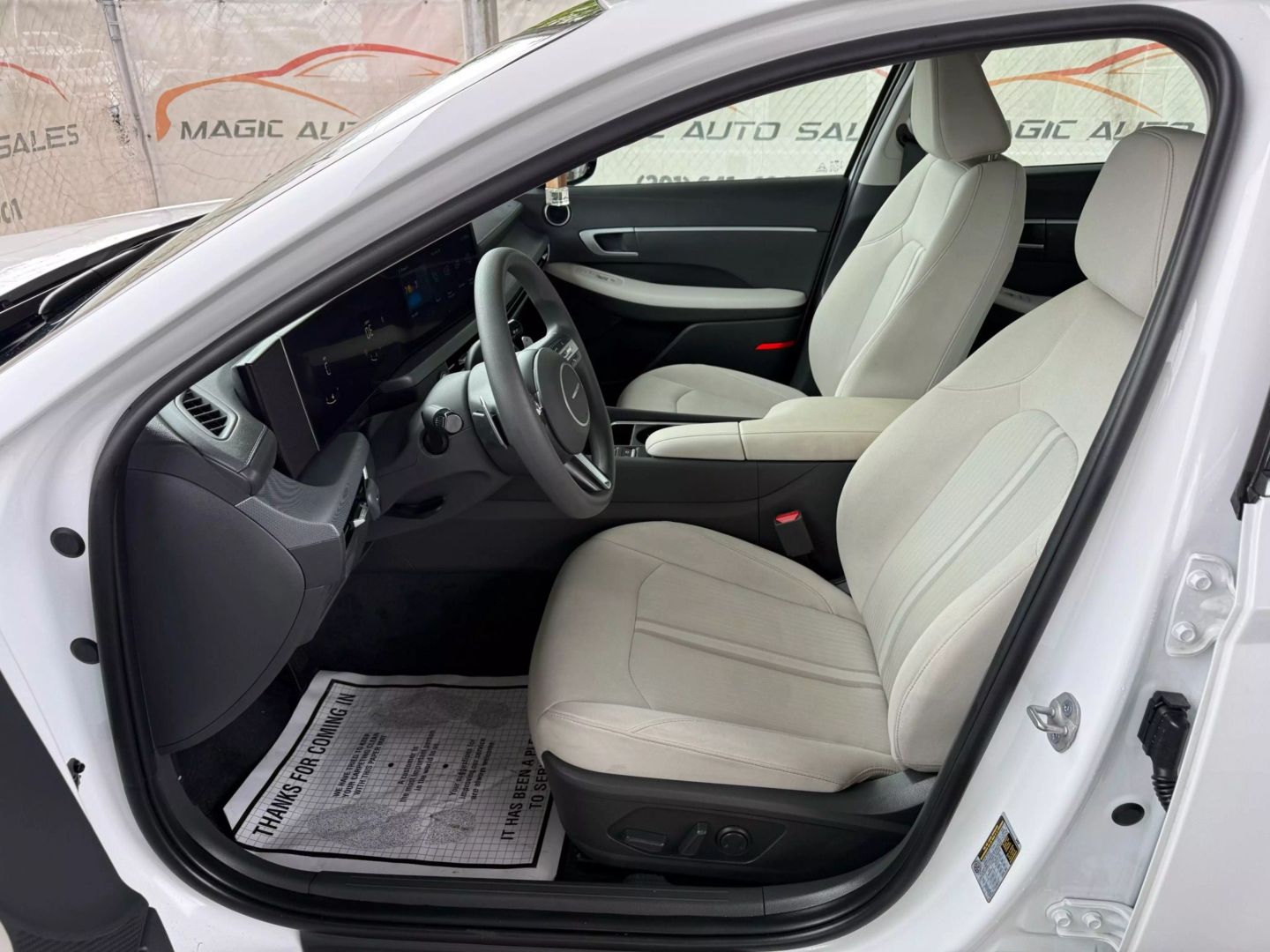 2025 Hyundai Sonata - Image 15