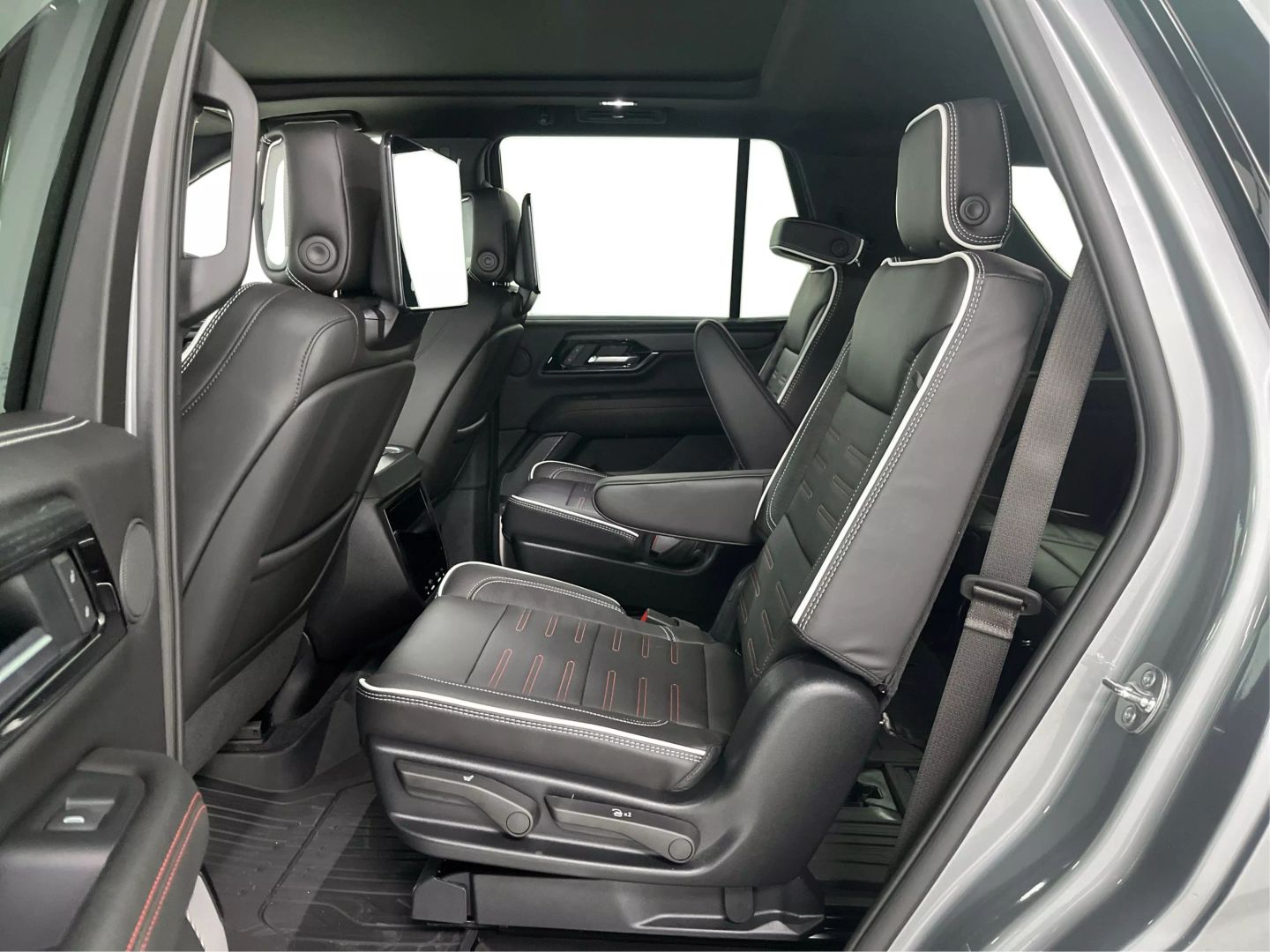 2025 Gmc Yukon - Image 10