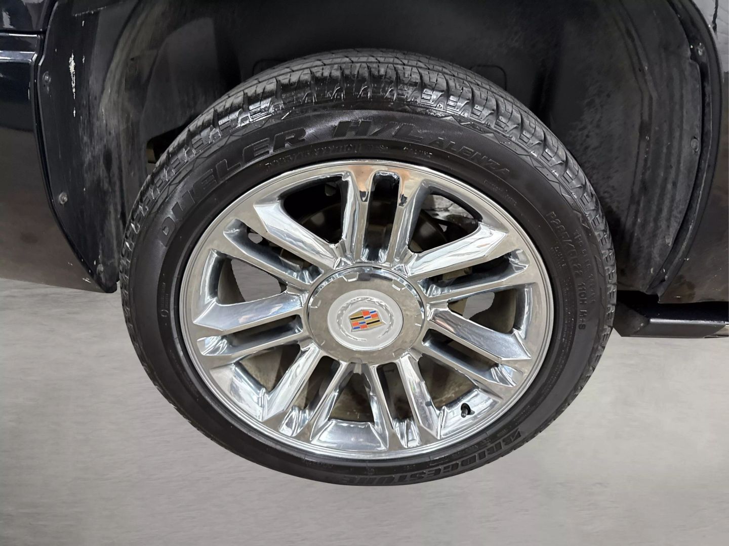 2013 Cadillac Escalade - Image 16