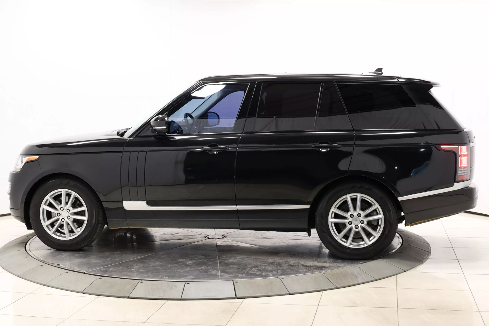 2016 Land Rover Range Rover - Image 6