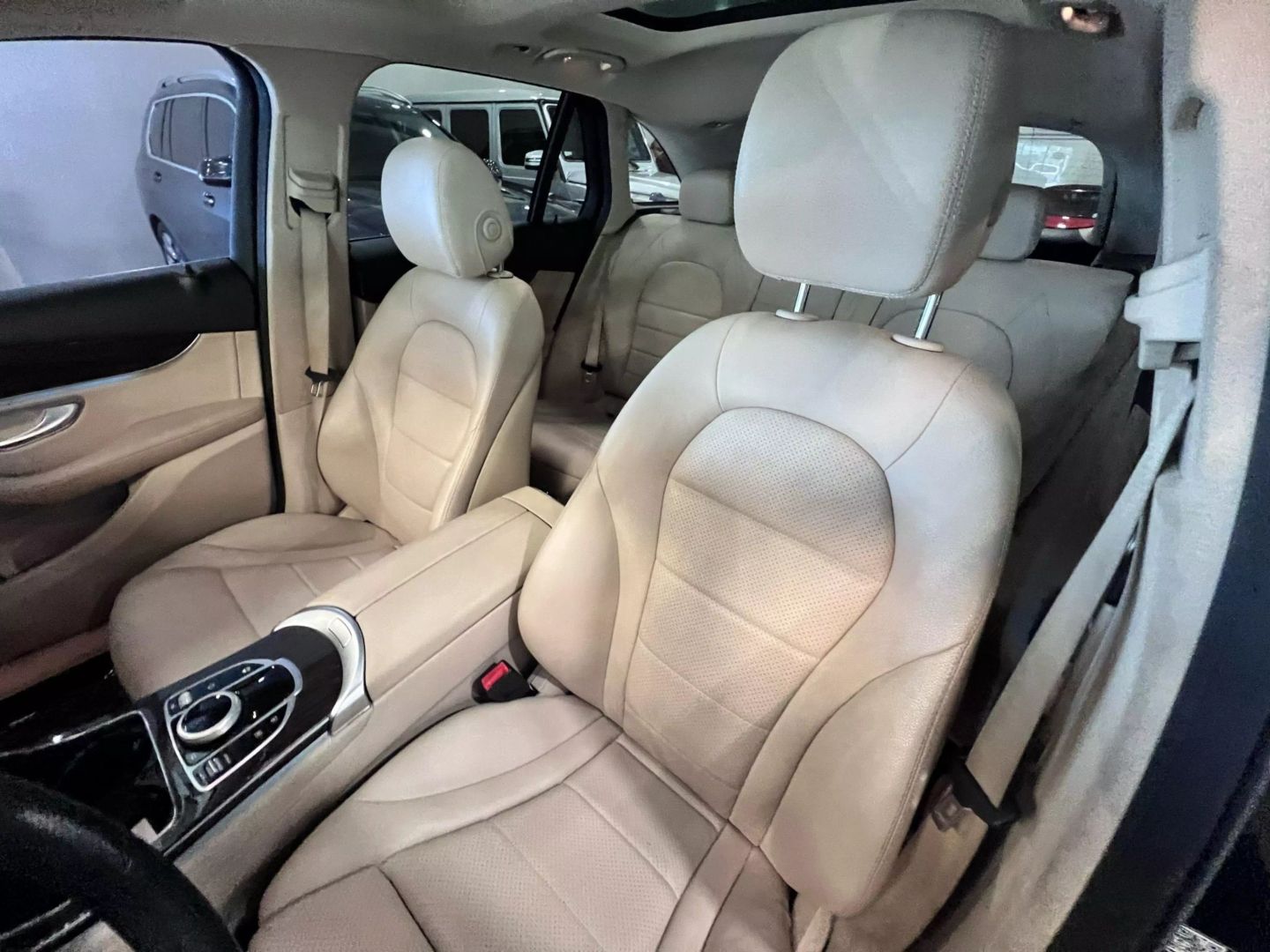 2019 Mercedes-benz Glc Glc 300 Sport Utility 4d - Image 8