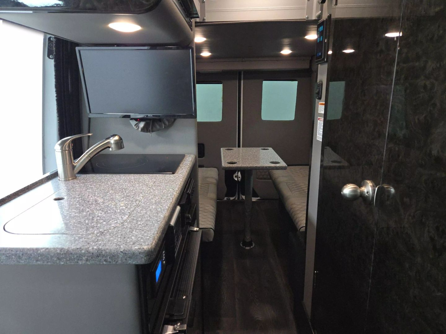 2019 Mercedes-benz Sprinter 2500 Crew - Image 10