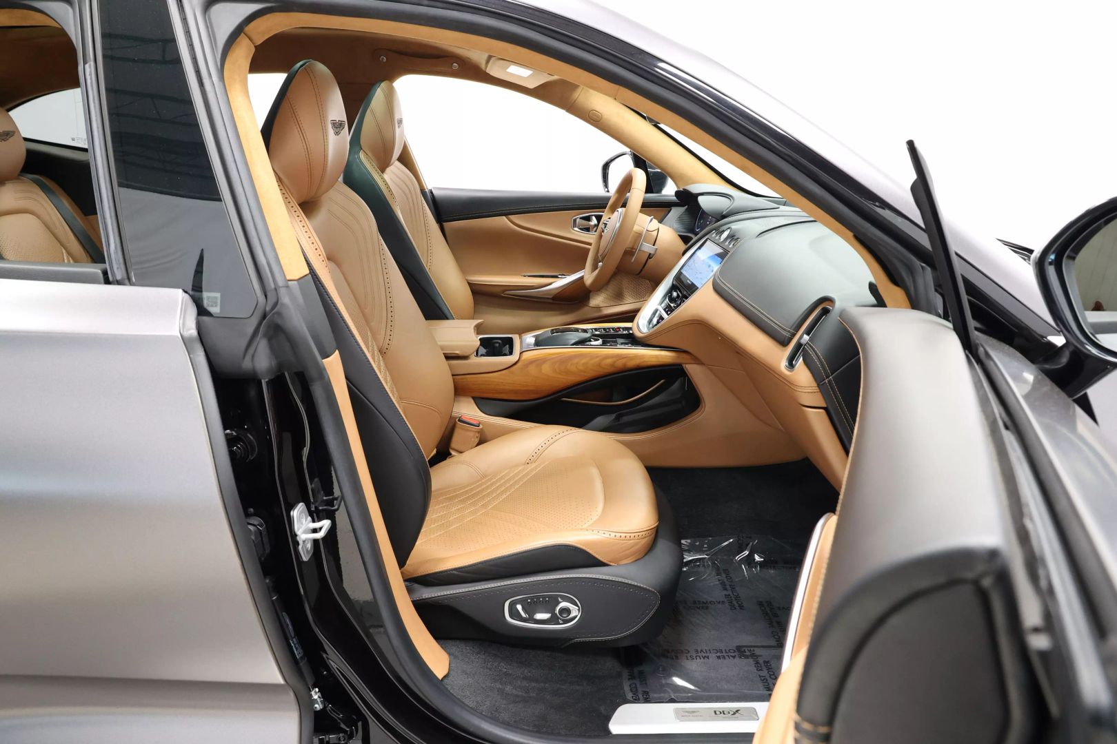 2021 Aston Martin Dbx - Image 95