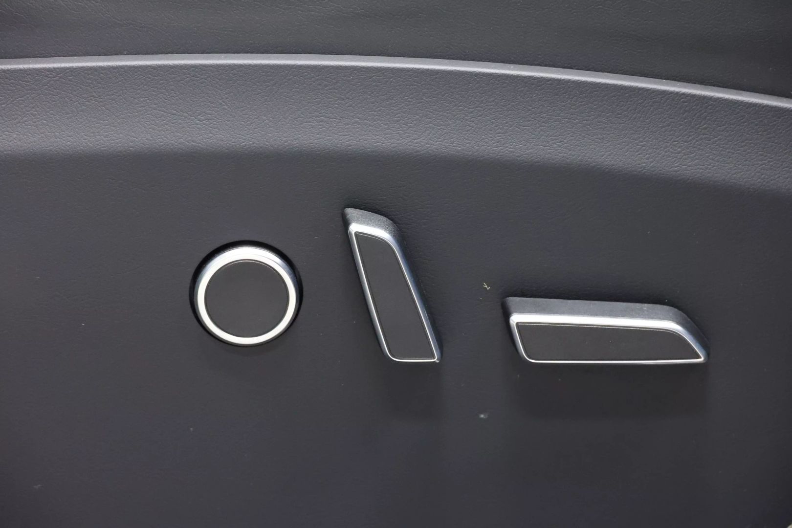 2022 Tesla Model X - Image 84
