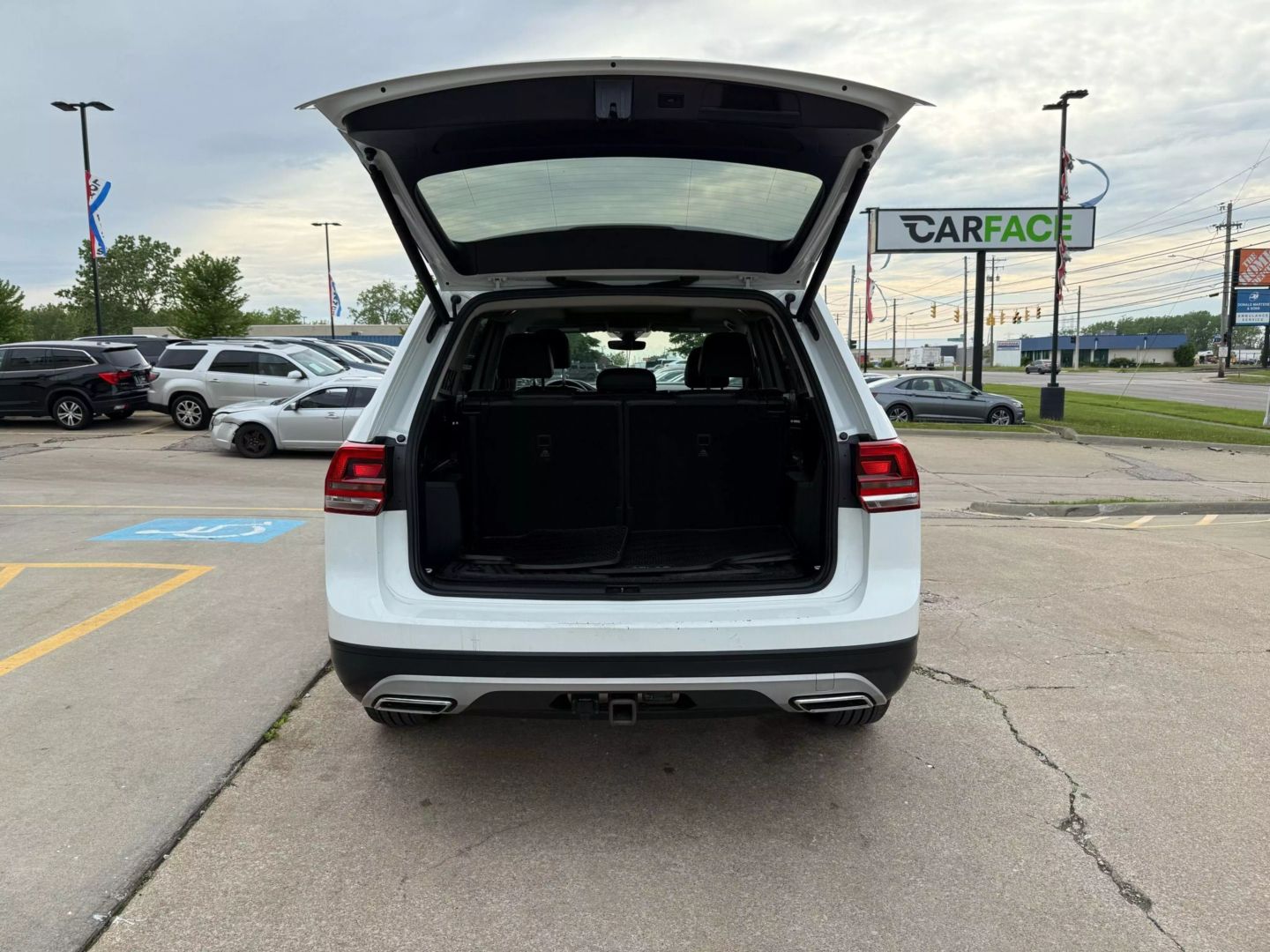 2020 Volkswagen Atlas - Image 12