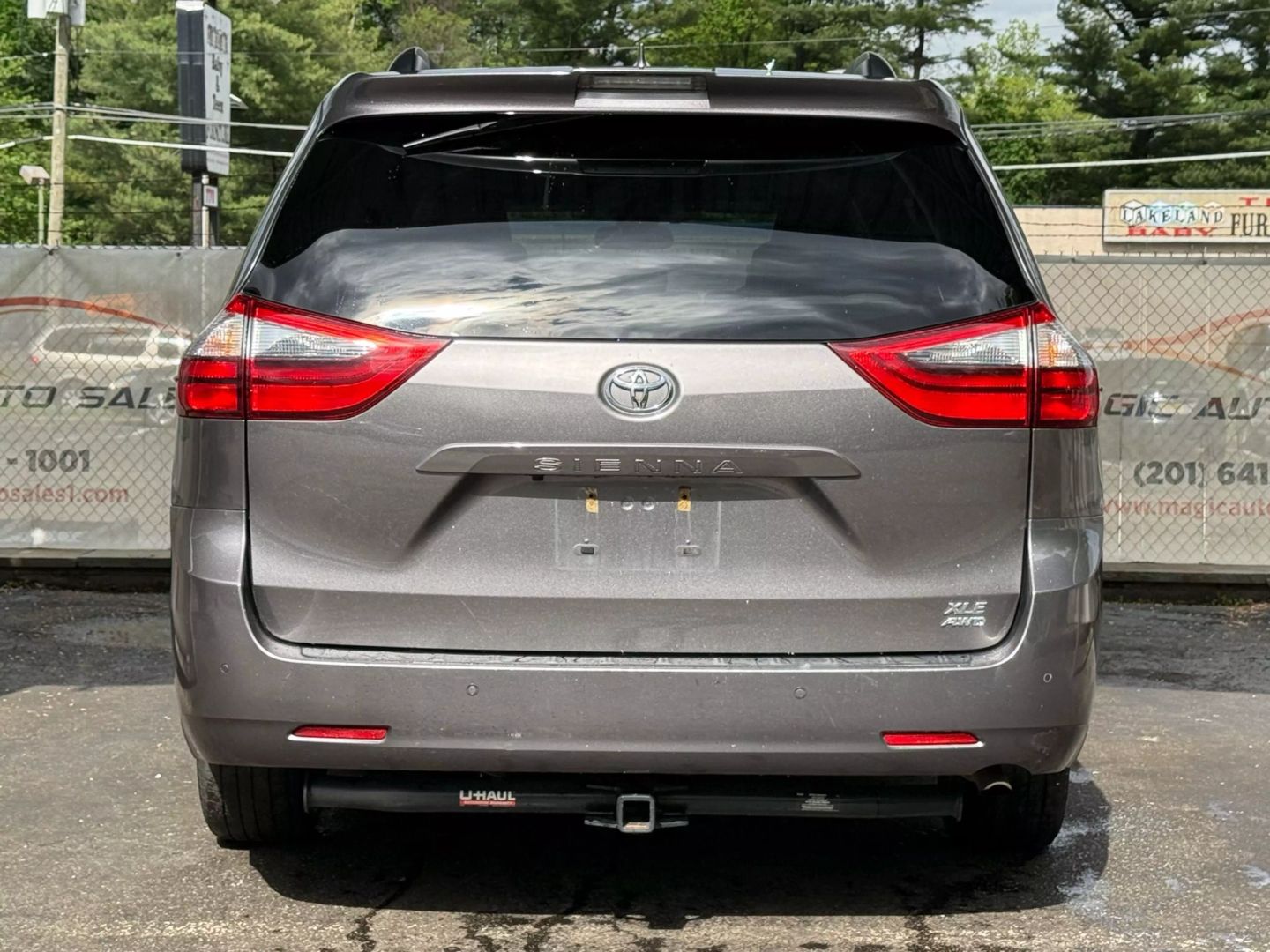 2020 Toyota Sienna - Image 10