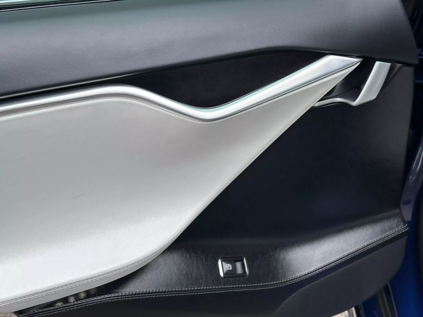 2018 Tesla Model S - Image 15