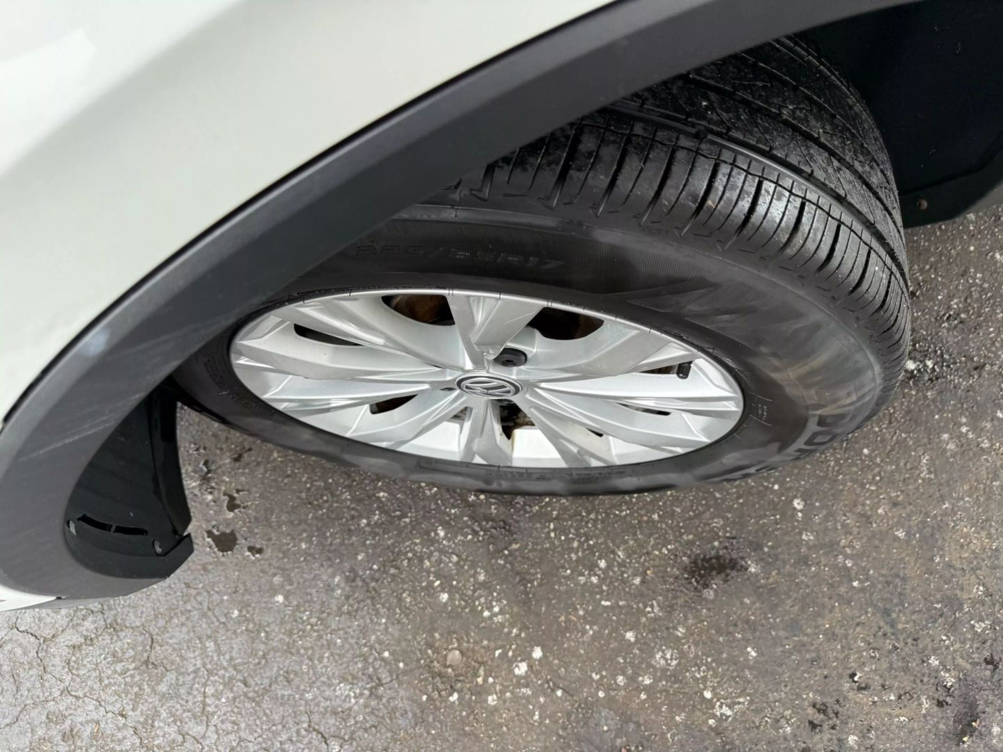 2019 Volkswagen Tiguan - Image 39