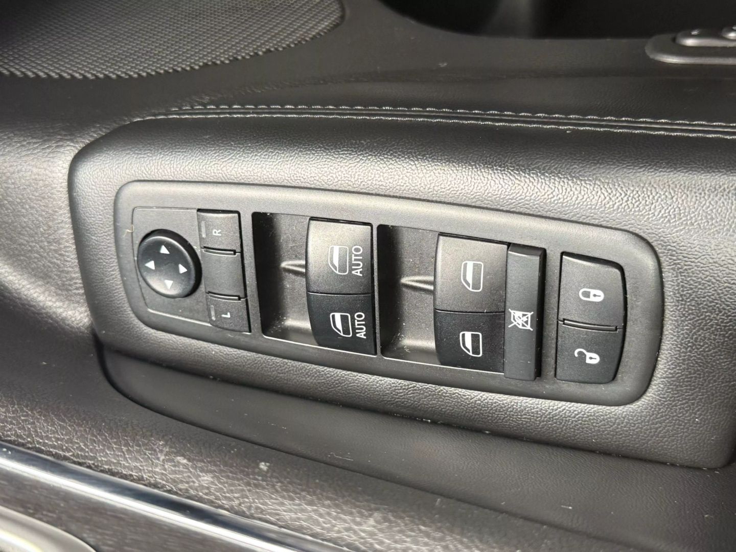 2018 Jeep Grand Cherokee - Image 52