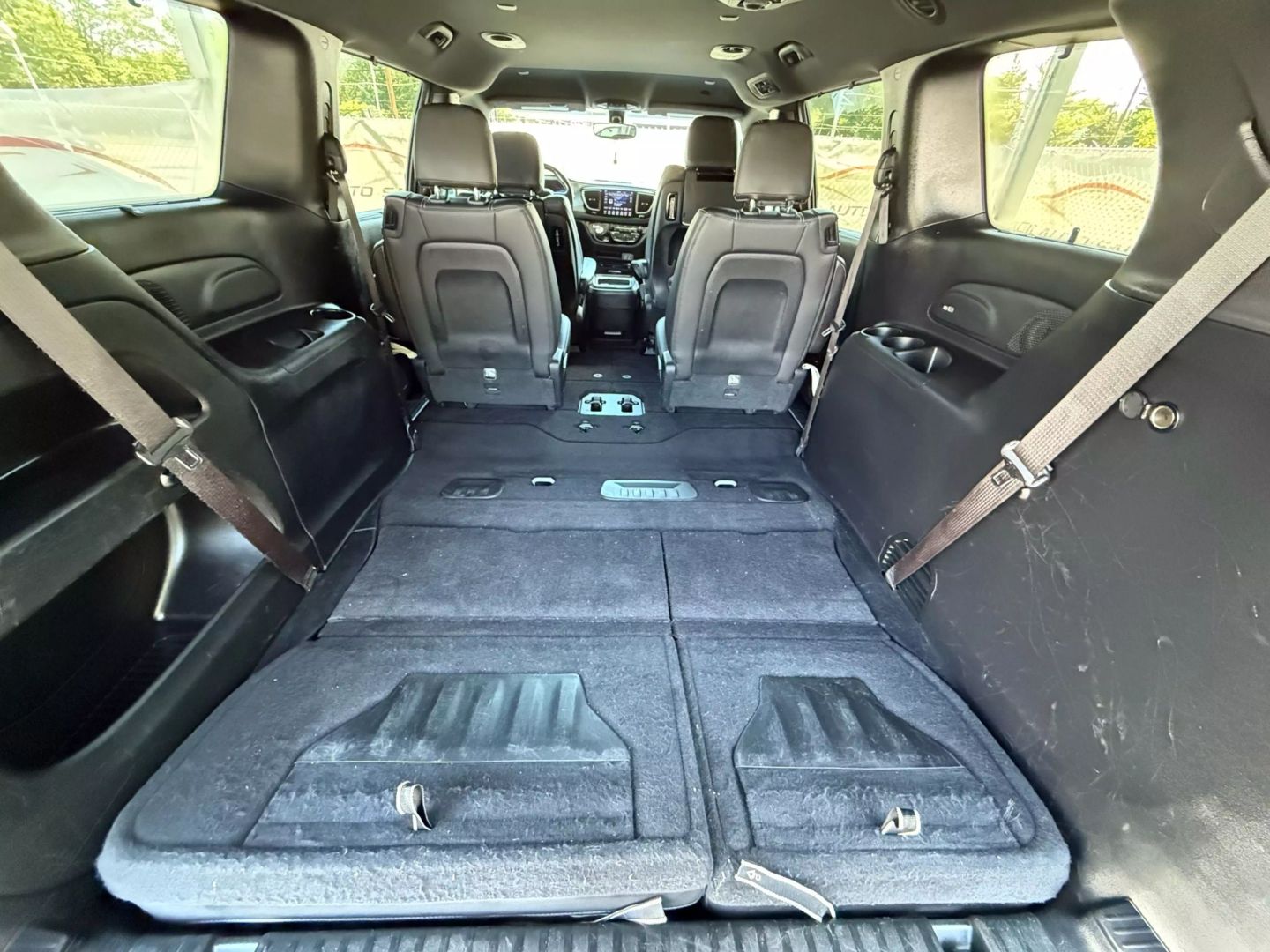 2019 Chrysler Pacifica - Image 21