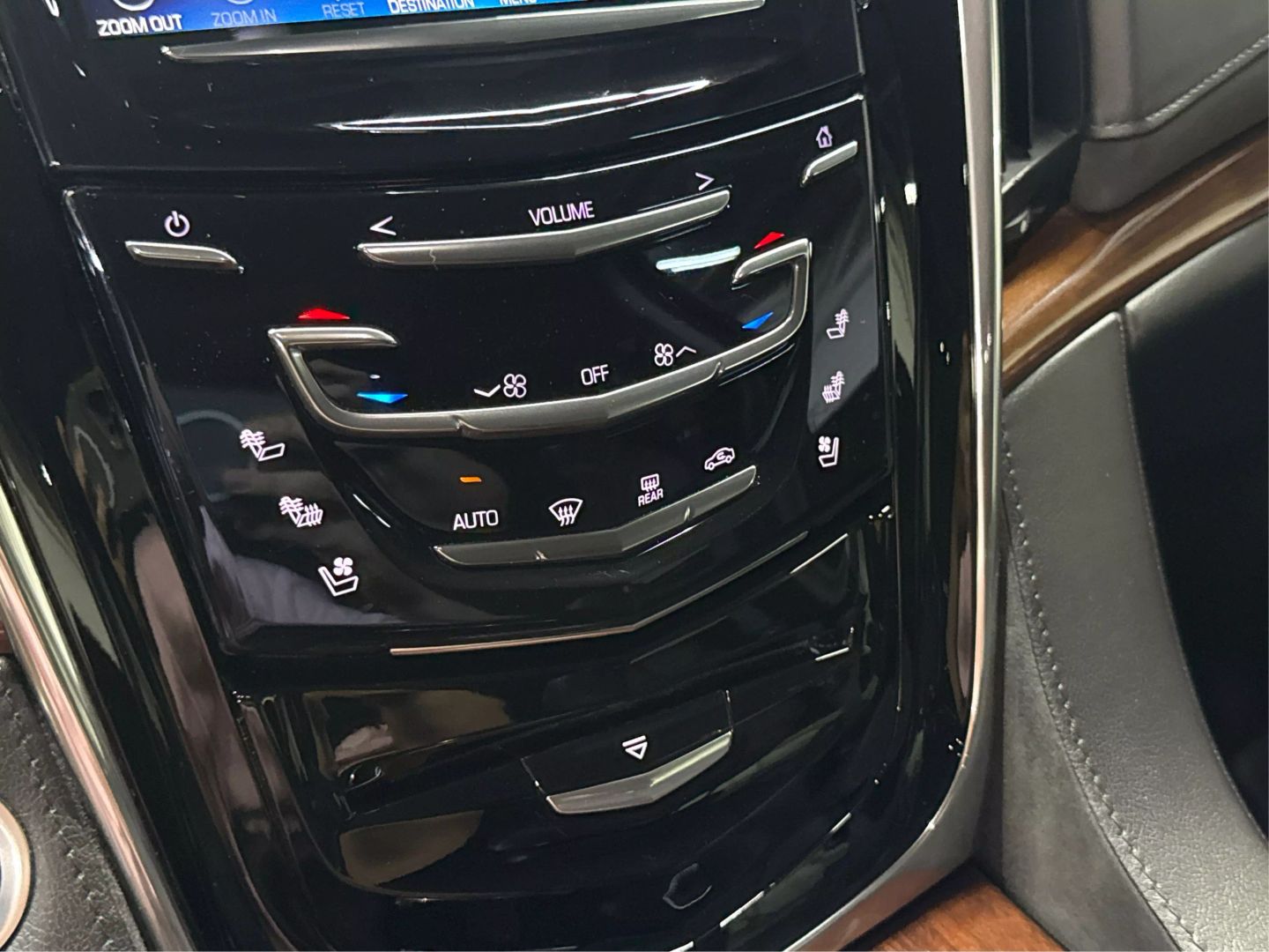 2016 Cadillac Escalade Esv - Image 31