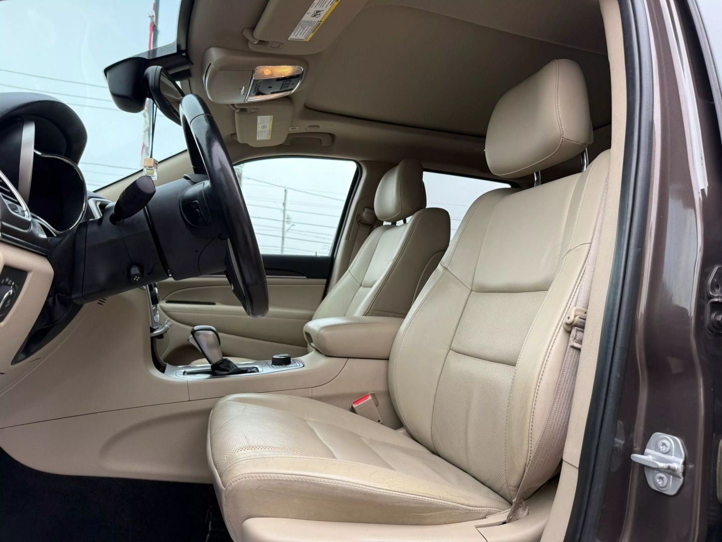 2018 Jeep Grand Cherokee - Image 18