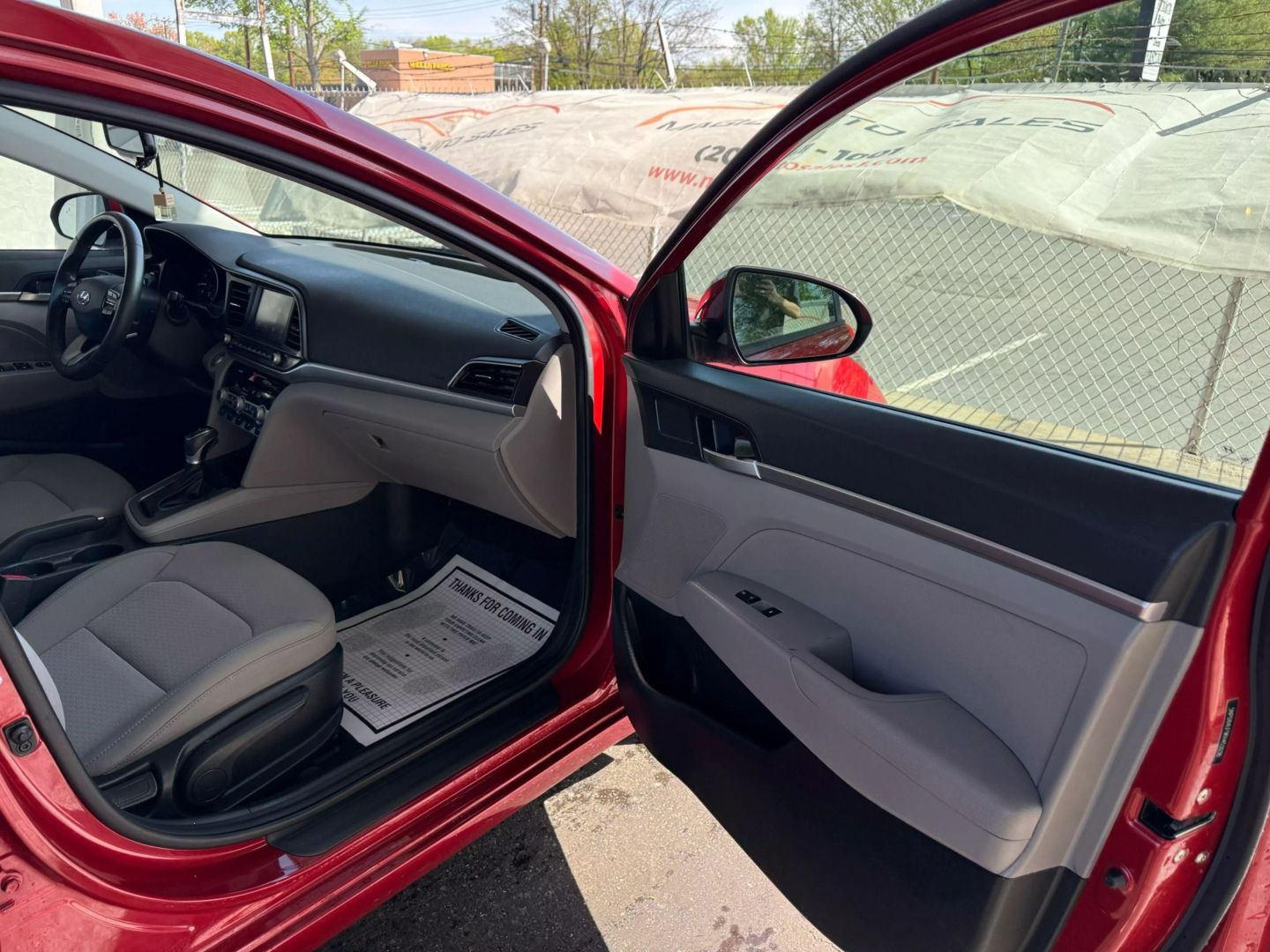 2019 Hyundai Elantra - Image 24