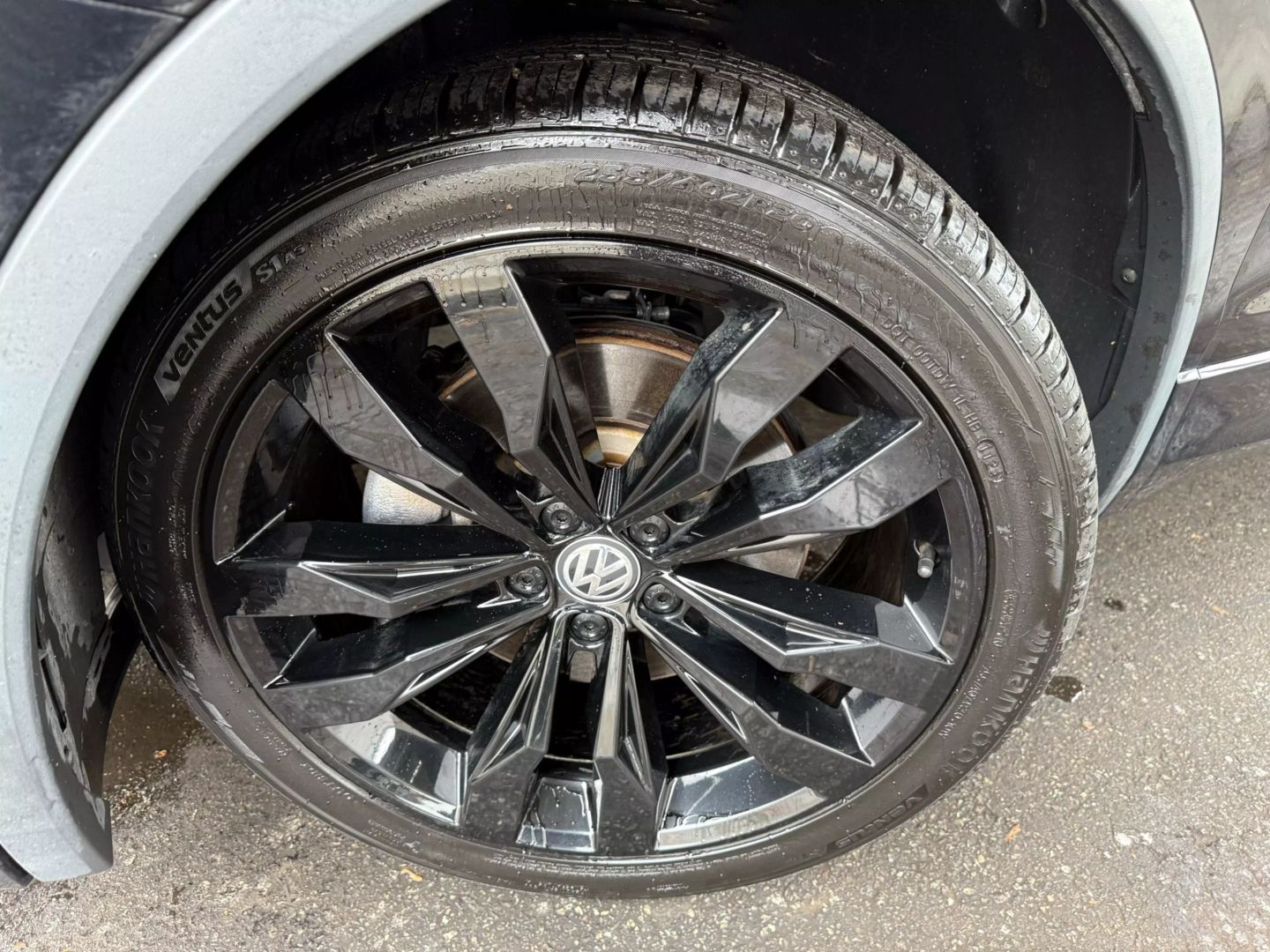 2021 Volkswagen Tiguan - Image 42