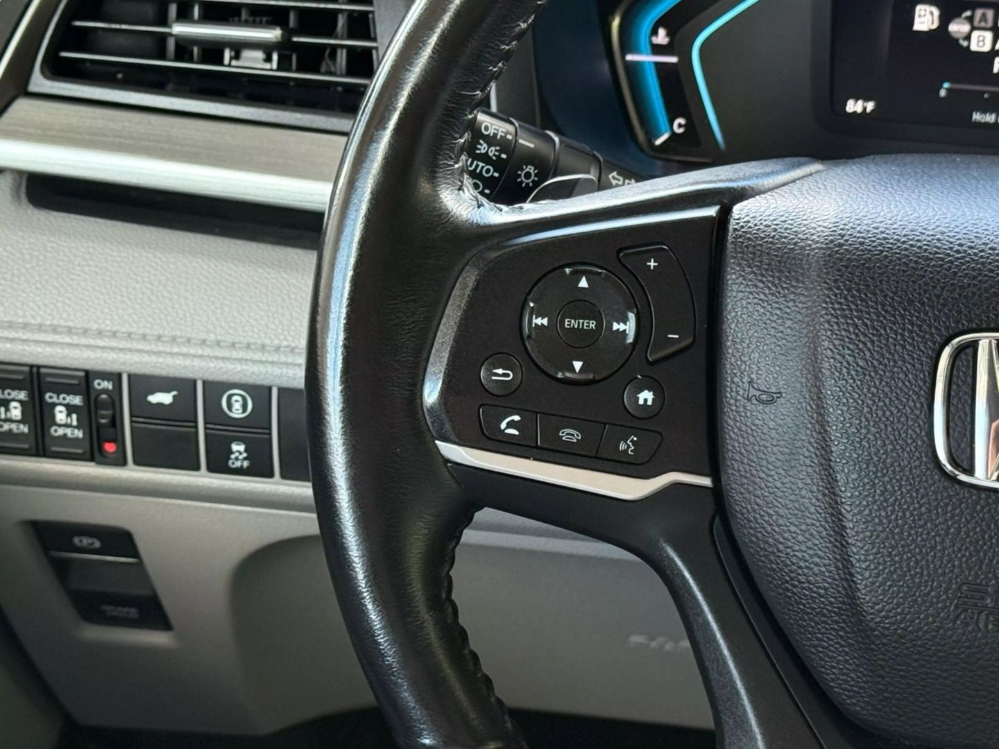 2022 Honda Odyssey - Image 32