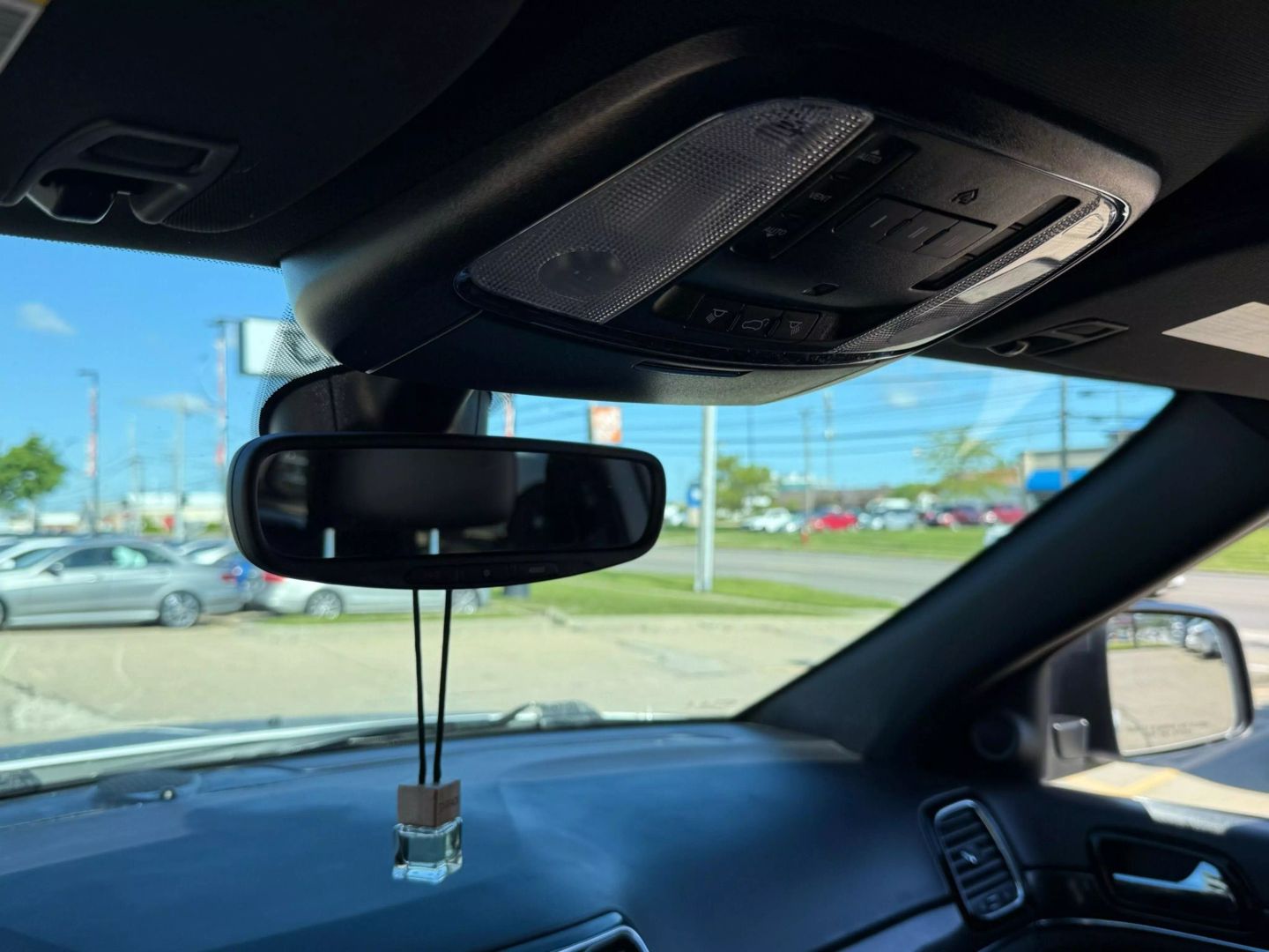 2020 Jeep Grand Cherokee - Image 55