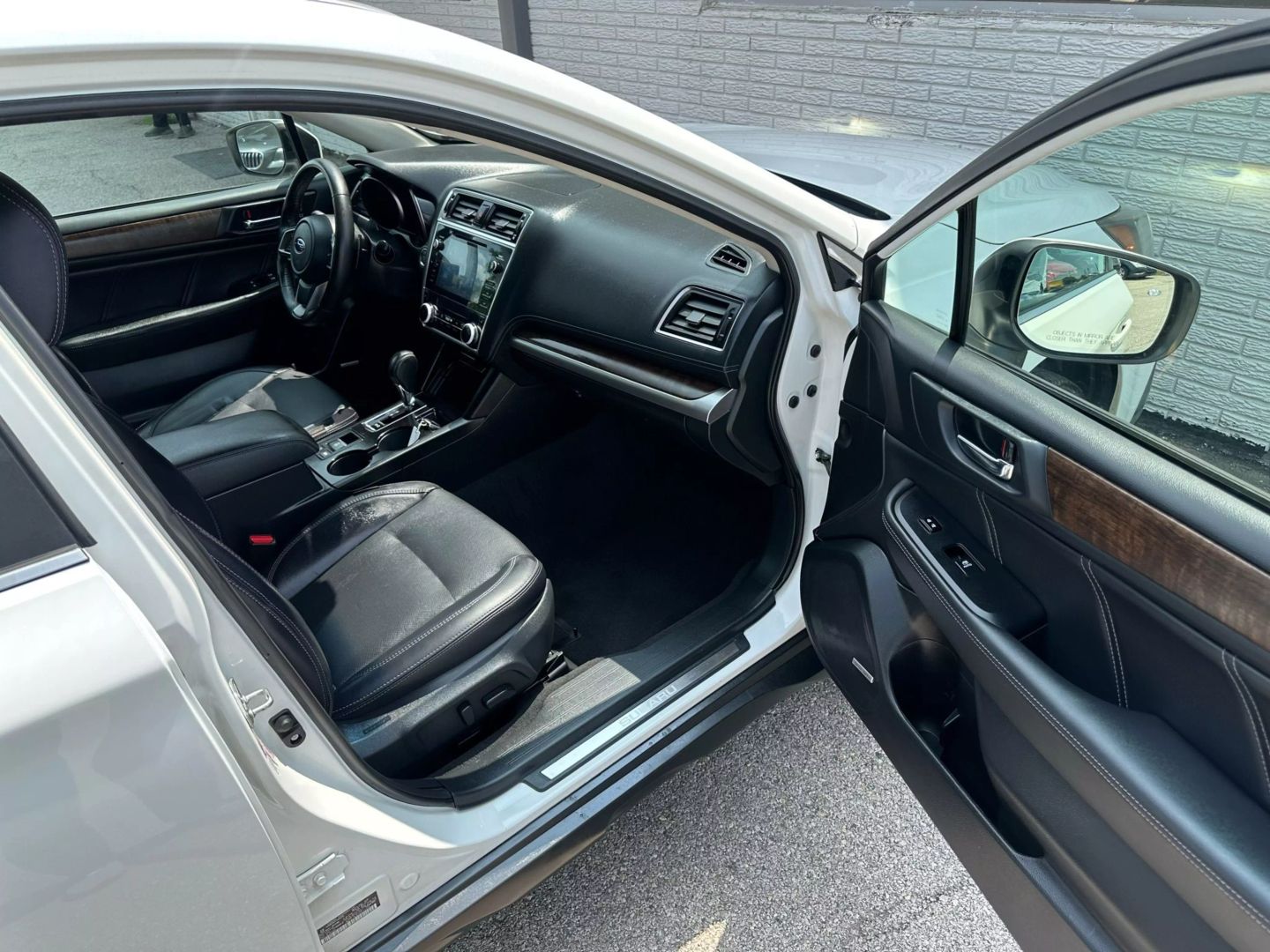 2018 Subaru Outback - Image 34