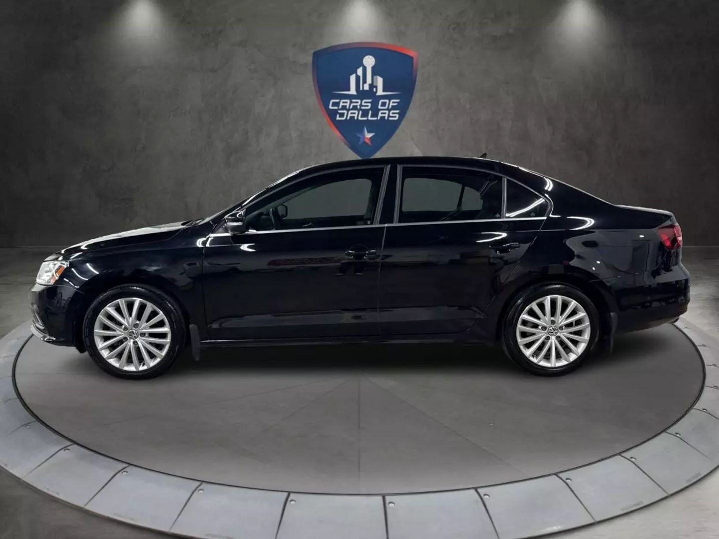 2016 Volkswagen Jetta - Image 2