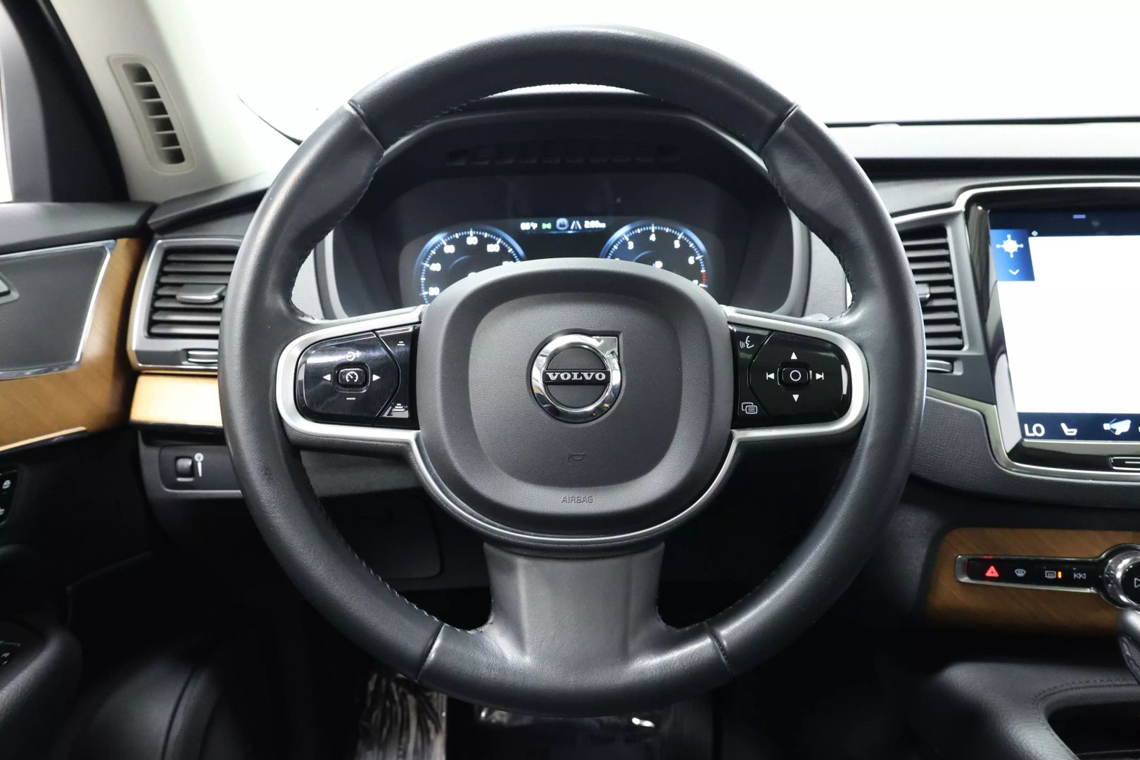 2022 Volvo Xc90 - Image 20