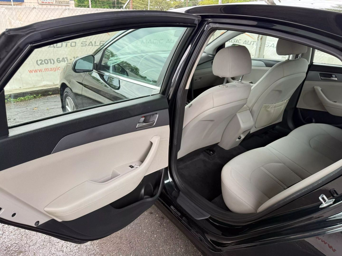 2019 Hyundai Sonata - Image 17