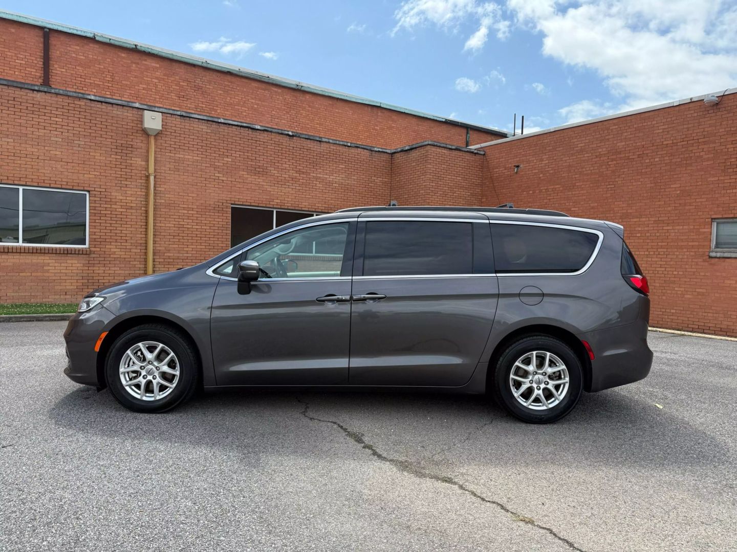 2022 Chrysler Pacifica - Image 4